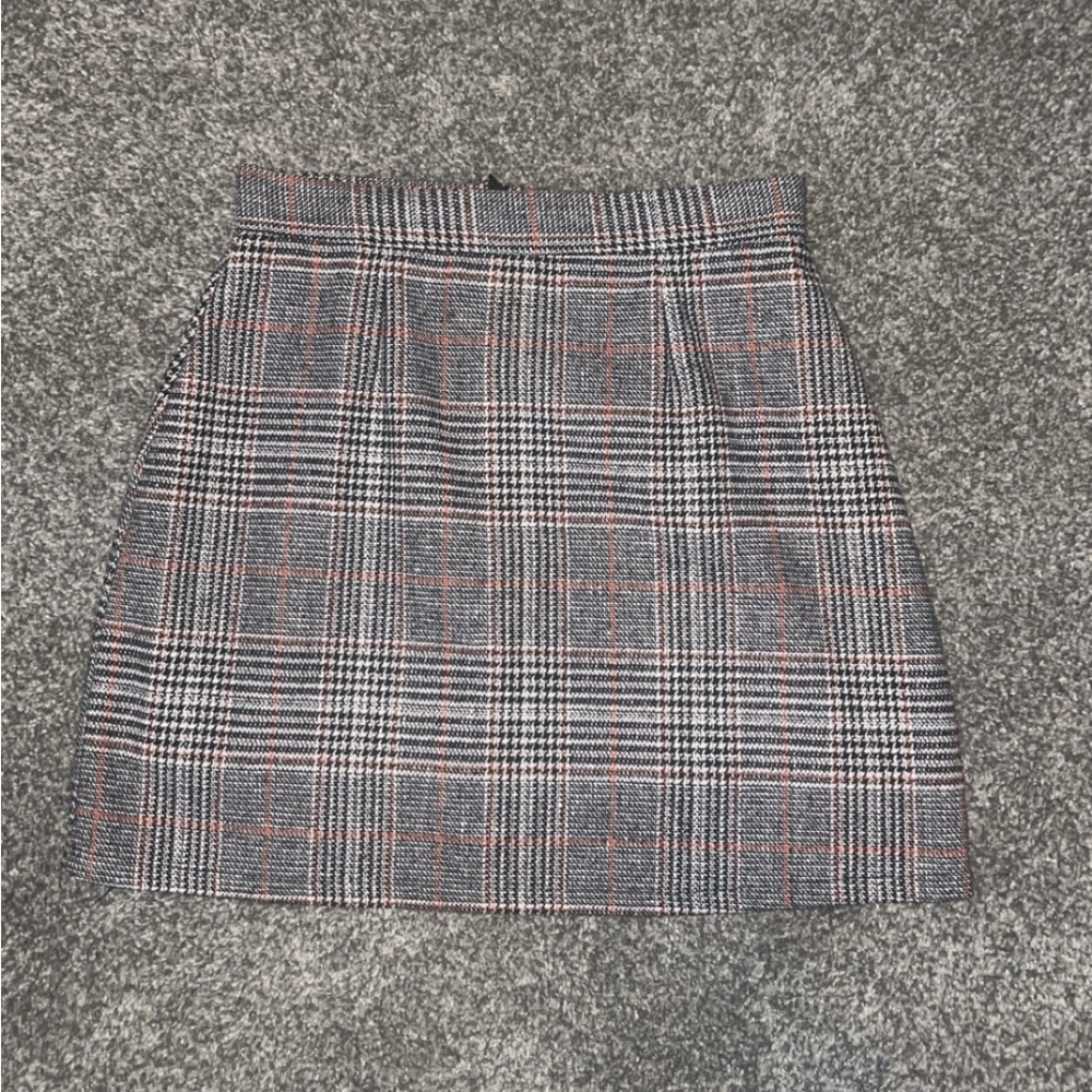 Women’s plaid skirt size small, Never worn